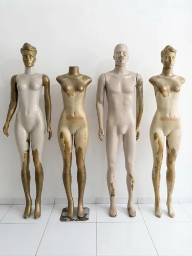 4 Manequins 200