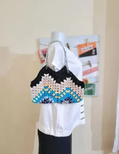 Bolsa crochê corrente colorida alça 