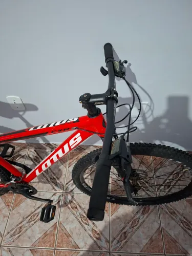 Bicicleta Lotus Aro 29