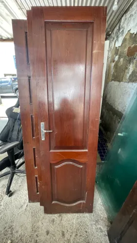 Vendo porta de madeira ipê