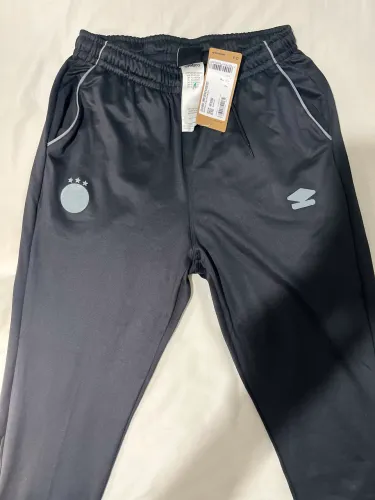 Vendo calça de viajem do Grêmio tamanho P, veste M. 150,00 R$