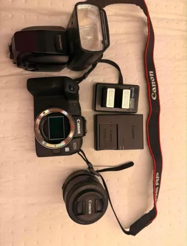 Canon RP + lente 50mm canon + Flash Yongnuo + 3 baterias e Case