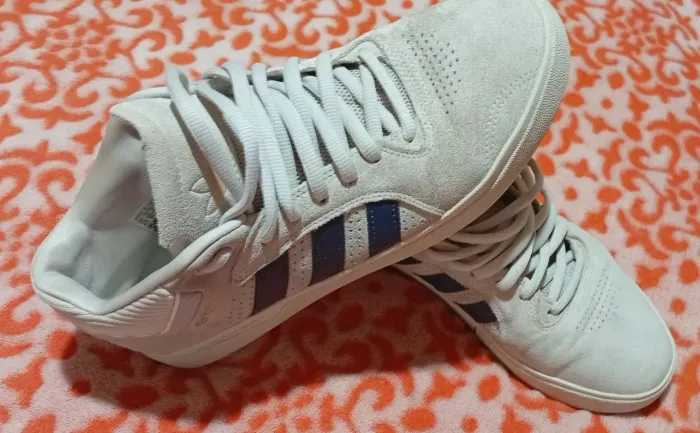 Tênis Adidas 