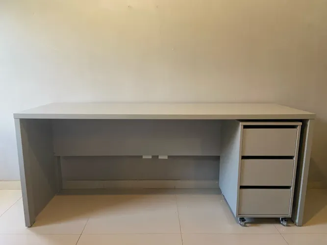 MESA ESCRITÓRIO 1,80M COM GAVETEIRO 3 GAVETAS 100% MDF