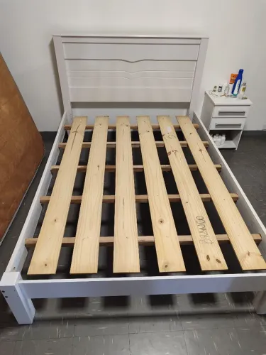 CAMA DE CASAL DE MADEIRA BRANCA NOVA
