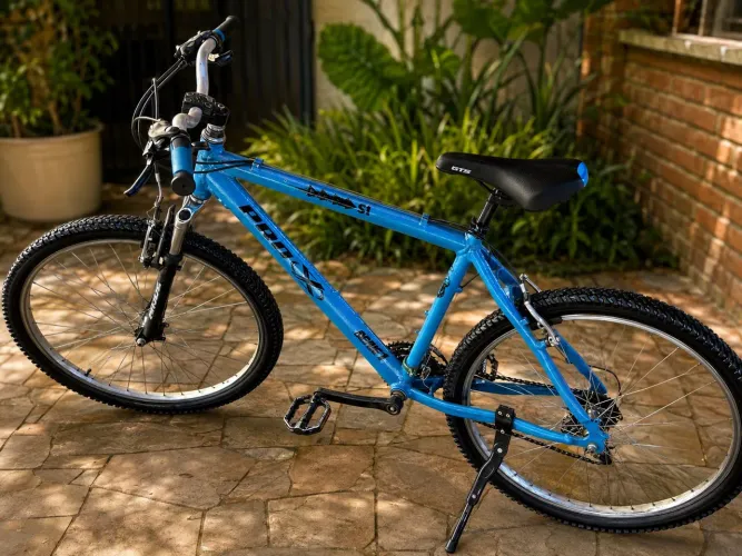 Bicicleta GTS Azul - Conservada e Pronta para Uso