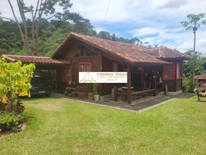 Imperdível oportunidade! Casa à venda em Teresópolis-RJ, Vargem Grande. 3 quartos, 2 salas