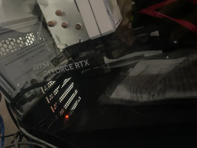 Geforce RTX 5050 8GB - Em excelente estado de conservação!