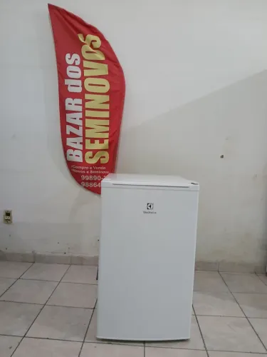 Frigobar Electrolux iper. Novo. !