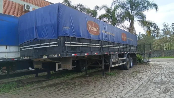 Carreta graneleiro
