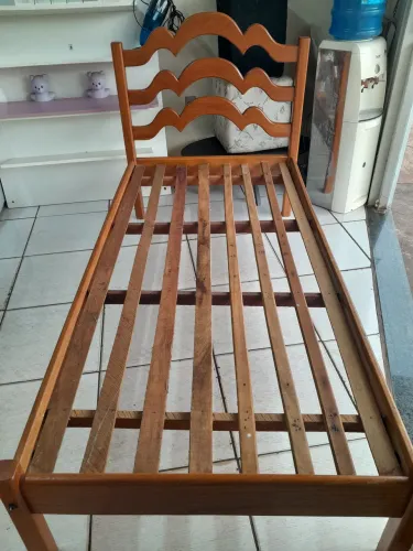 CAMA SOLTEIRO MADEIRA MACIÇA