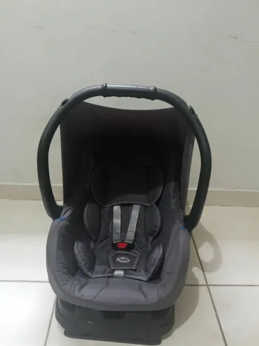 Bebê conforto semi novo