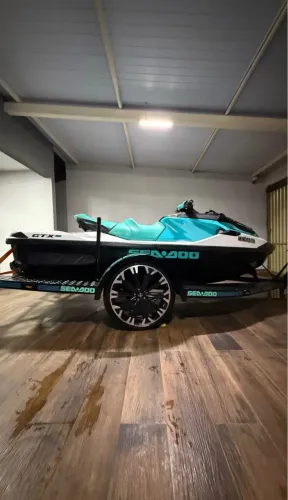 Jet ski-Doo GTX