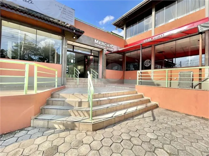 Prédio inteiro à venda em Vilarejo - SP