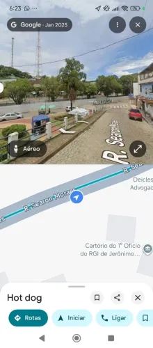 Casa bem localizada e ampla