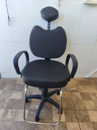 Cadeira com apoio de pescoço