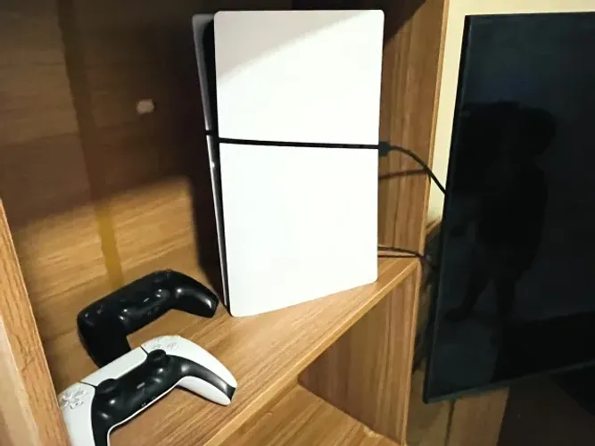PS5 Slim com poucos meses de uso