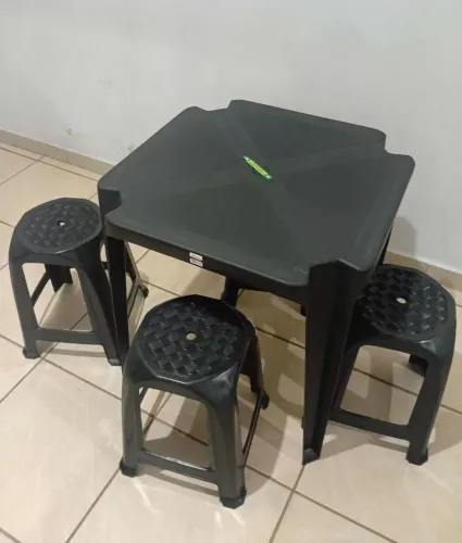 Mesa E Banquetas NOVAS