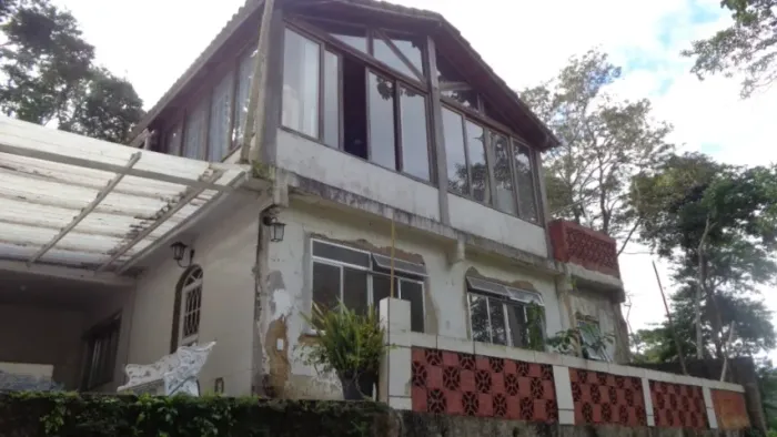 2 Casas Petrópolis, Chácara das Rosas, faltando concluir reforma