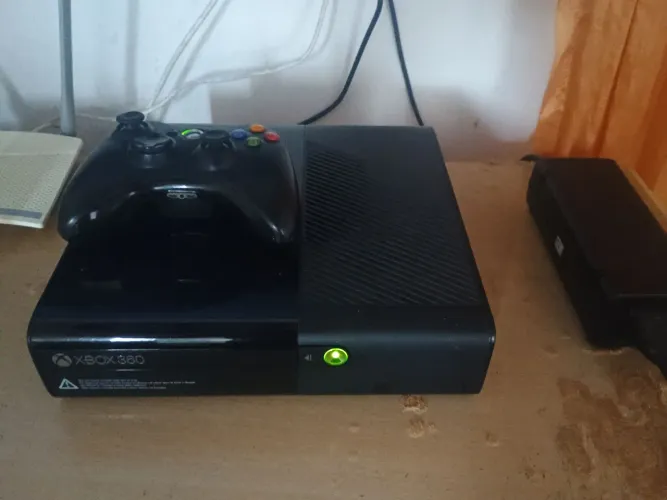 Xbox 360 super slim desbloqueado