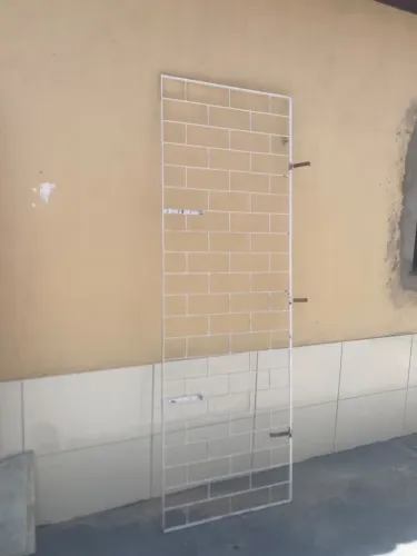 Grade de ferro para porta