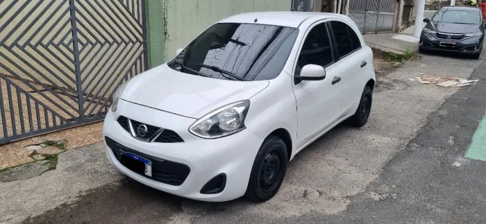 Nissan March 1.0 12V Flex 5P 2015