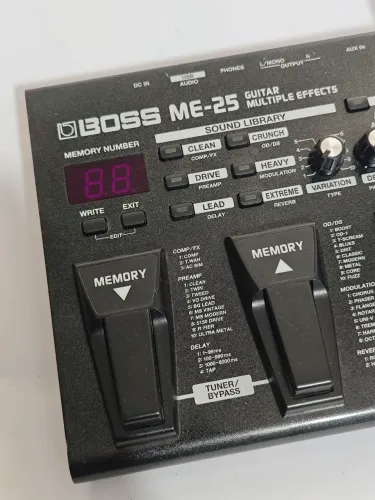 Pedaleira Boss ME-25 Excelente