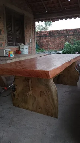 Mesa rústica de Angelim pedra