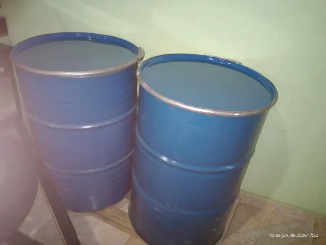 Tambores se metal 200 litros semi novo