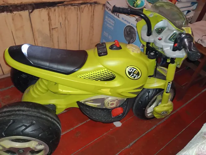 Moto elétrica infantil 