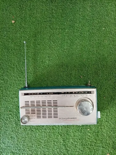 Rádio antigo Standard, 