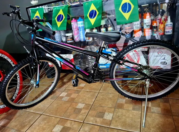 Bicicleta aro 24 com marchas. 