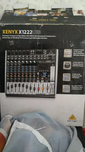 MESA DE ÁUDIO 12 CANAIS