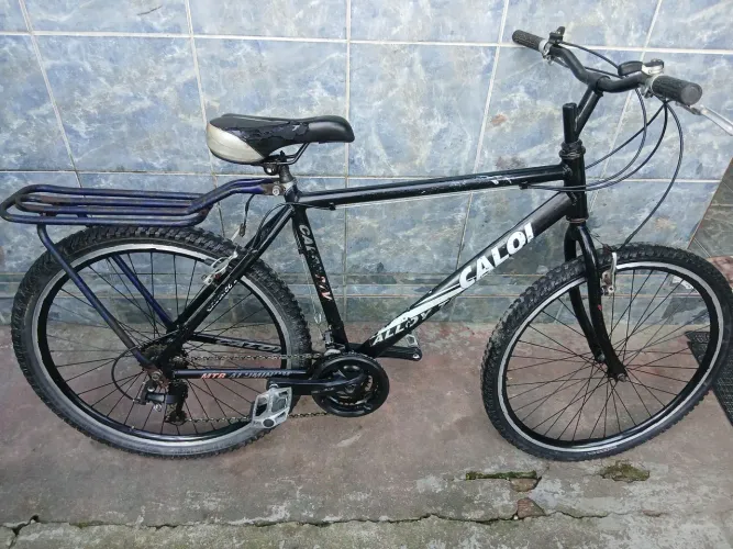 Bicicleta caloi de alumínio aro 26 funcionando tudo