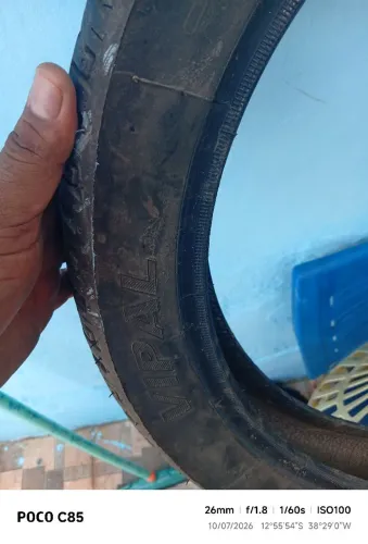 Peneu de moto dianteiro e traseiro