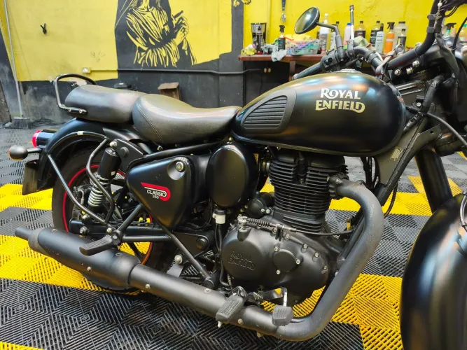 Royal Enfield Classic 350 Stealthblack 2023/24