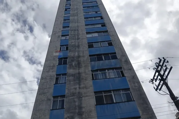 "Charmoso Aptº de 2 quartos revertidos em Nazaré: Conforto e Praticidade" para locação ( S