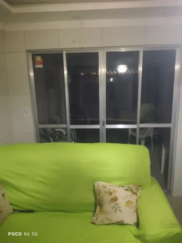 Vendi uma porta d vidro.   10. Altura por 200 largura