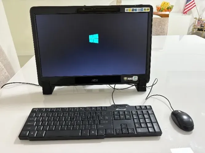 Computador All-in-One AOC M2011 - 8GB RAM + SSD 128GB