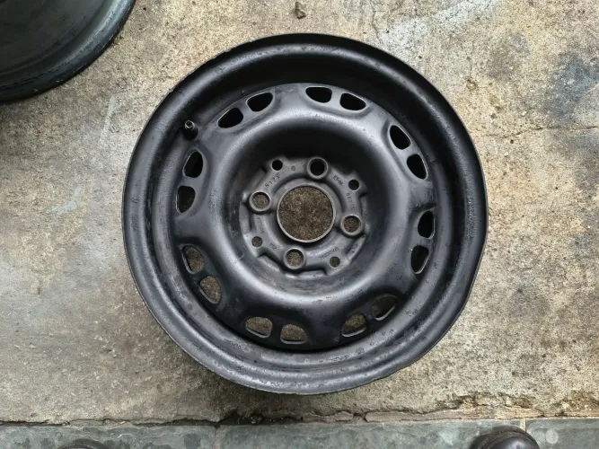 Roda 13 4x100 VW gol Parati Voyage Saveiro 