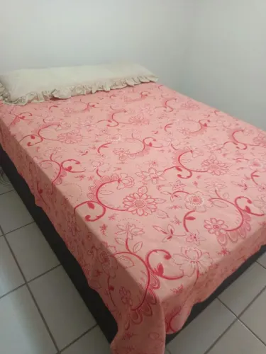 Cama casal baú com colchão D26 com molas ensacadas sem uso Nova tamanho padrão