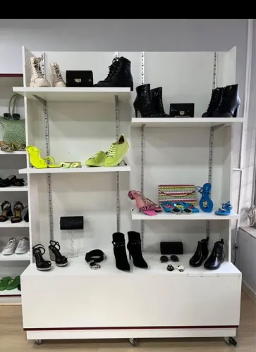 VITRINE/ARMARIO MOVEL