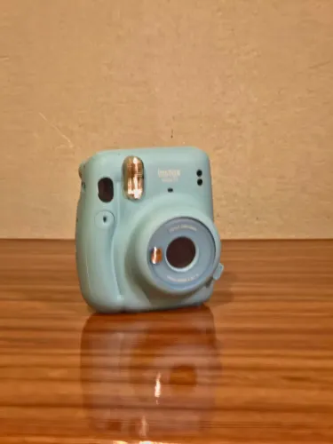 Fujifilm Instax Mini 11 - Usado (como novo)