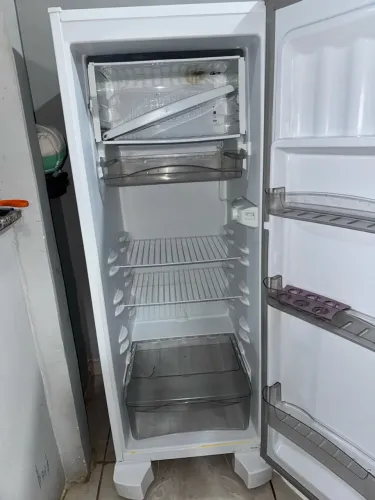 Vendo geladeira 