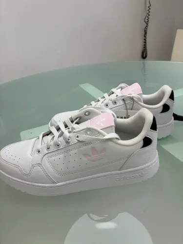 Vendo Tênis Adidas Novo