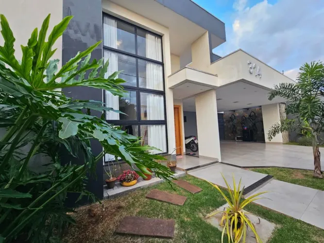 ALTO PADRÃO NO JARDIM MUNIQUE CASA MOBILIADA EM TERRENO INTEIRO!