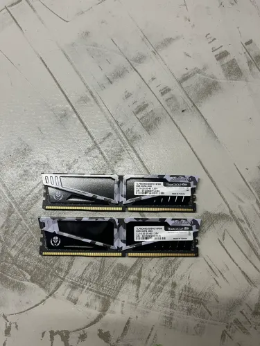 Memória RAM Team Group T-Force Vulcan 8GB DDR4 3000MHz