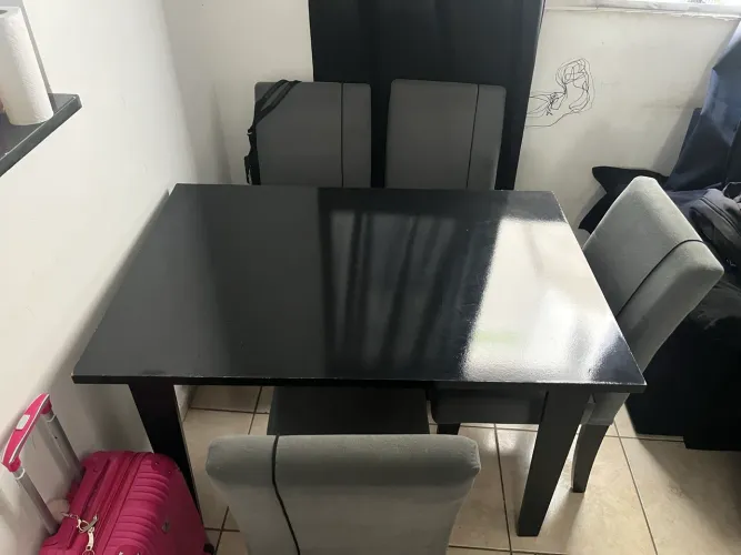 Mesa 4 cadeiras 