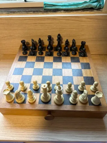 Jogo de Xadrez + Dama em Madeira com Gaveta - Completo, Conservado