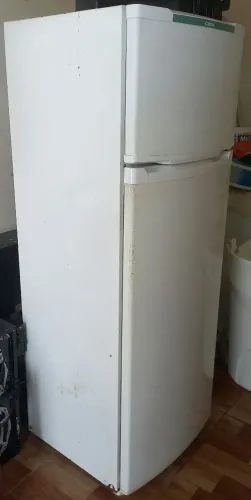 Geladeira com defeito